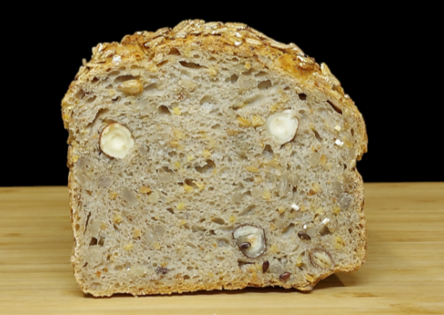 Delikatessbrot mit Haselnüssen, 750g