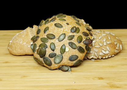 Dinkelvollmehlbrötchen mit Kürbiskernen